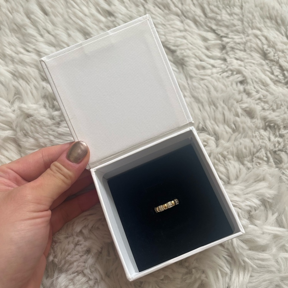 Mejuri pave diamond soft Charlotte ring size 5 - Picture 3 of 10